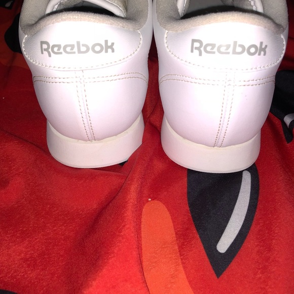 White Reebok shoes - Picture 6 of 8